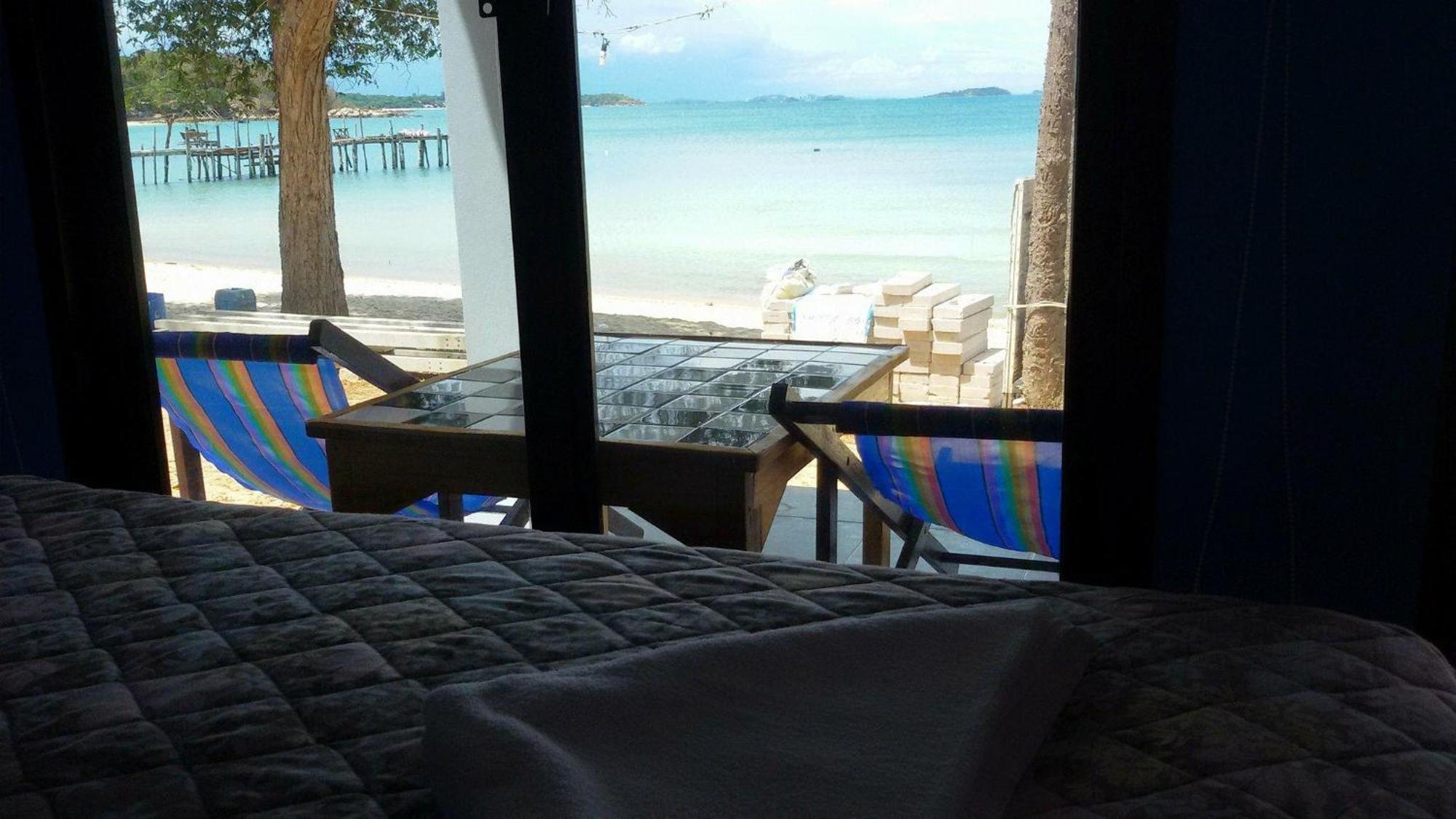 ลุงดำฮัทบีช Hotel Koh Samet Exterior photo