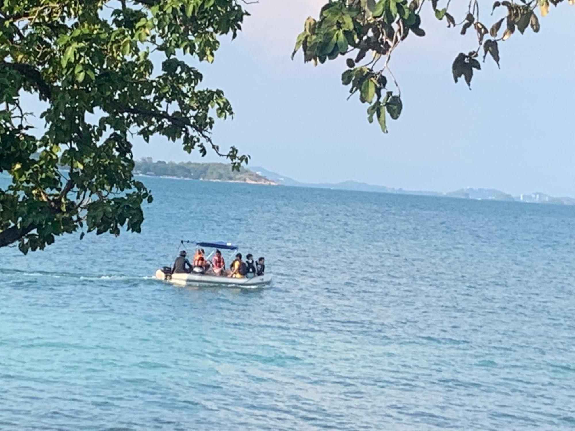 ลุงดำฮัทบีช Hotel Koh Samet Exterior photo